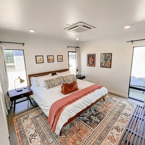 2 bedrooms, desk, free WiFi, bed sheets - Lakeside Oasis the Gorge Amphitheatre and Cave B Winery - Ancient Lakes Retreat (Quincy)