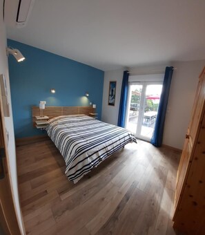 5 bedrooms, iron/ironing board, internet
