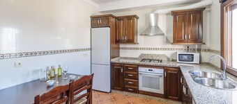 Finca Cerro Alcolea Periana by Ruralidays