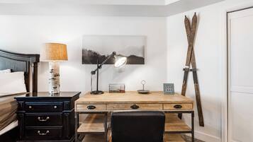 2 bedrooms, desk, iron/ironing board, free WiFi