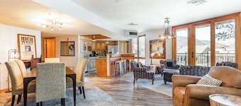 Caledonian 212 | Ski-In/Out | Private Hot Tub | Town View | Steps to Town Lift