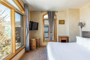 3 bedrooms, desk, iron/ironing board, free WiFi - Caledonian 212 | Ski-In/Out | Private Hot Tub | Town View | Steps to Town Lift (Park City)
