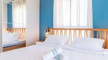 4 bedrooms, iron/ironing board