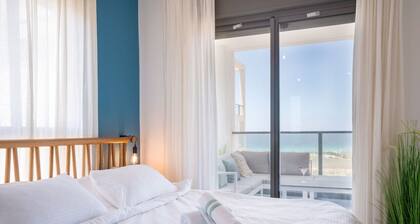 Stylish Seaside Escape with Balcony