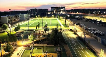 đ Minutes from Lambeau âą 5 bdrms âą Heated Garage âą Home Theatre âą Game Room