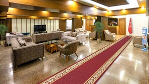 Lobby sitting area - Marine View Hotel (Altinova)