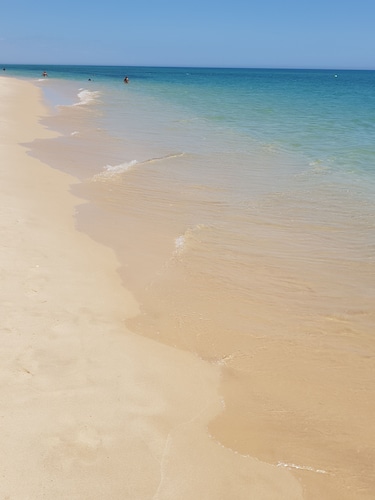 4 bedroom villa with private pool, 5 min from the beach, Wifi included