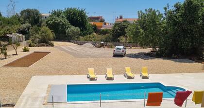 4 bedroom villa with private pool, 5 min from the beach, Wifi included