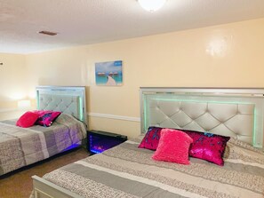 3 bedrooms, desk, iron/ironing board, free WiFi