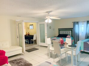 3 chambres, bureau, fer et planche à repasser, Wi-Fi gratuit