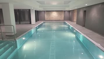 Innenpool, beheizter Pool