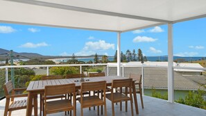 Outdoor dining - Mirador, 1 Stewart Street (Crescent Head)
