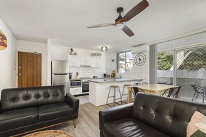 Interior - SUPER CONVENIENT SUNNY APARTMENT (Crescent Head)