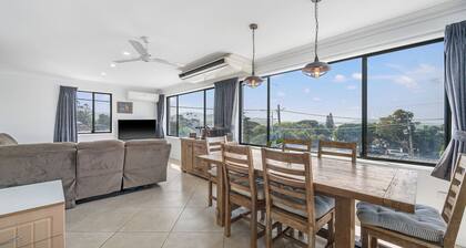 RIGHT IN THE CENTRE OF IT ALL WITH OCEAN VIEWS & PET FRIENDLY!