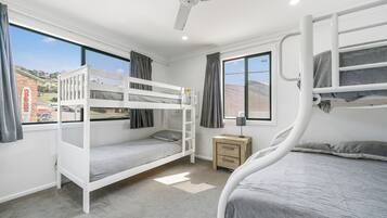 3 bedrooms, iron/ironing board