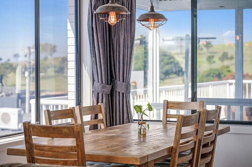 RIGHT IN THE CENTRE OF IT ALL WITH OCEAN VIEWS & PET FRIENDLY!