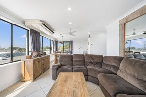 Living area - RIGHT IN THE CENTRE OF IT ALL WITH OCEAN VIEWS & PET FRIENDLY! (Crescent Head)