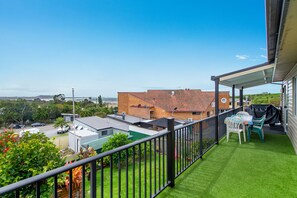 Outdoor dining - SEA VIEW - GREAT VALUE IN A CENTRAL LOCATION (Crescent Head)