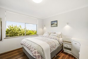 5 habitaciones y tabla de planchar con plancha 