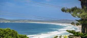 LARGE FAMILY HOME WITH OCEAN VIEWS SUIT EXTENDED FAMILIES