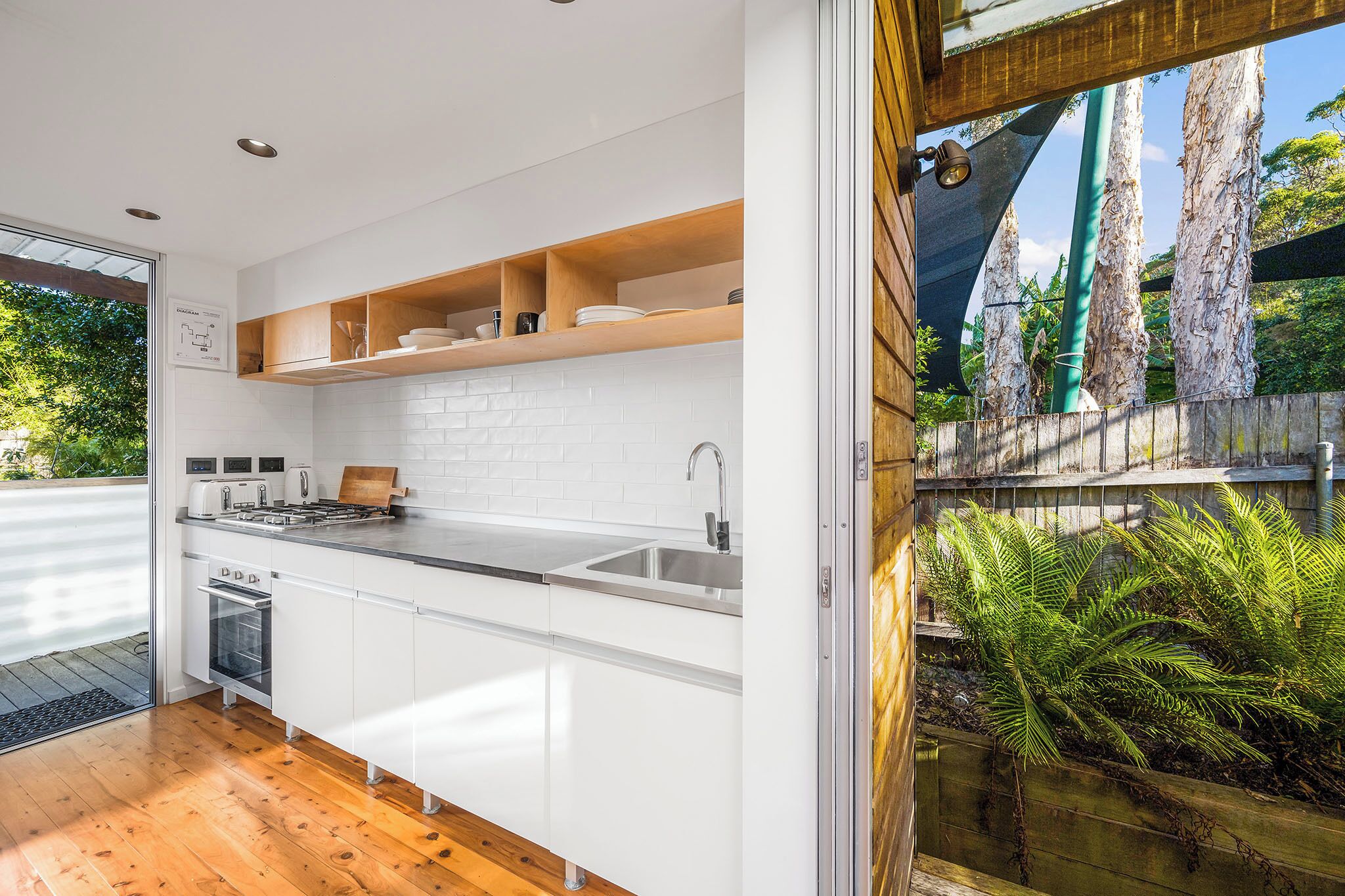 Kühlschrank, Mikrowelle, Geschirrspüler