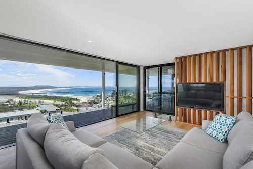 LA MER - HIGH END FINISHES AND UNBEATABLE VIEWS!