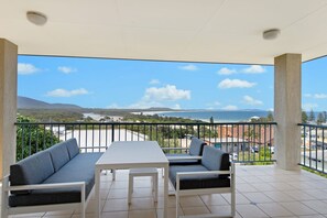 Outdoor dining - Corakuna - Location & Views (Crescent Head)