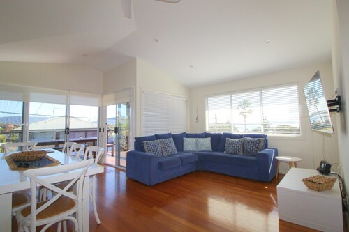 BEACH CLUB 2 - MODERN & STYLISH WITH VIEWS