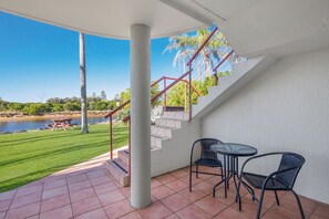 Outdoor dining - RELAXING WATER FRONTAGE APARTMENT (Crescent Head)
