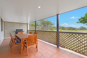 Outdoor dining - Beautifully Renovated Beachside Unit! (Crescent Head)