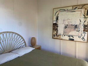 2 Schlafzimmer, Bügeleisen/Bügelbrett