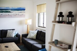 TV - SPACIOUS HOLIDAY HOME IN THE HEART OF CRESCENT HEAD (Crescent Head)