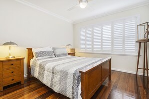 2 室のベッドルーム、アイロン / アイロン台、WiFi (無料)