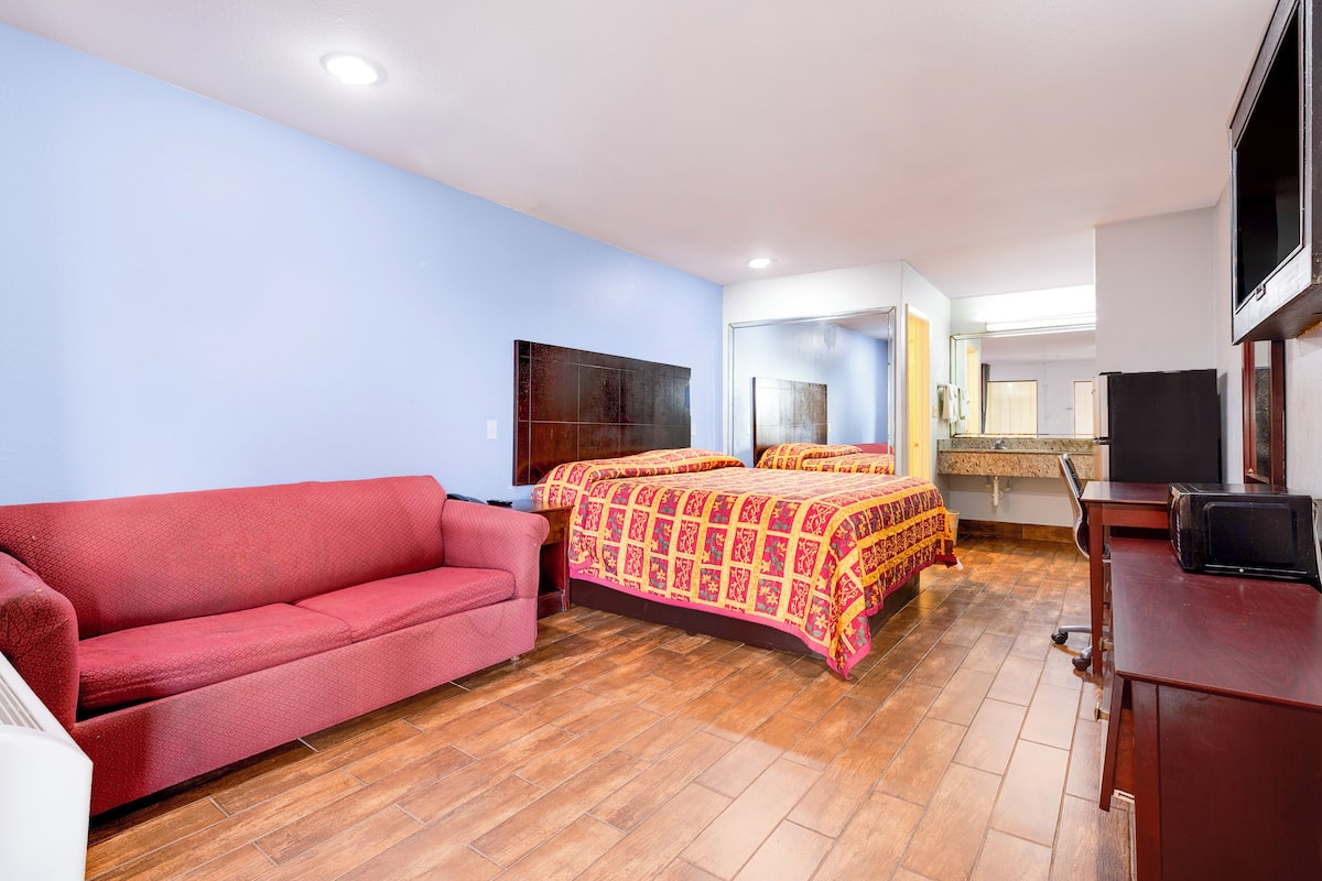 Desk, WiFi (free), bed sheets