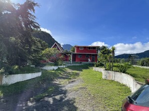 Property grounds - Cabañas Mountain View (Volcán)
