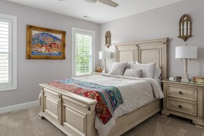 2 bedrooms, iron/ironing board, free WiFi, bed sheets - 2 bed/2 bath with LR, DR, Kitchen, Laundry & Deck. Parties are not allowed. (High Point)