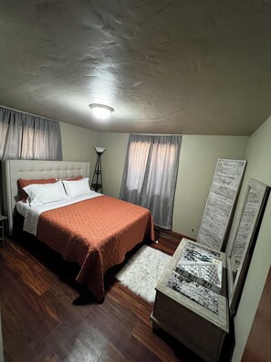 3 bedrooms, iron/ironing board, free WiFi, bed sheets - GONGAGA 3 BEDROOM GEM ⭐️ Townhouse Rancher Memory Foam 🛏’s ⭐️ Close to Amenities (Spokane)