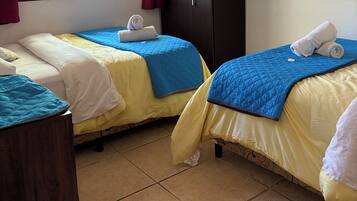 1 habitación, escritorio, wifi gratis y ropa de cama