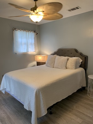 3 bedrooms, desk, travel cot, free WiFi