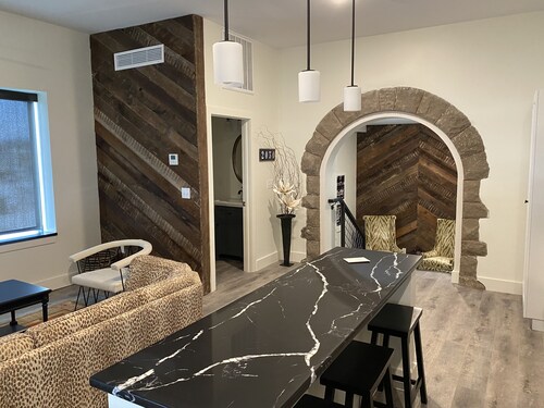 Crossroads Walkable with GREAT kitchen/living area