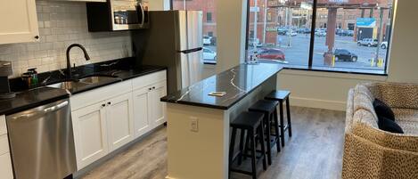 Fridge, microwave, stovetop, dishwasher