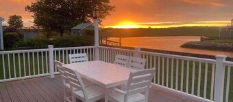 LUXURY WATERFRONT HOME - Private Dock - Near Beach