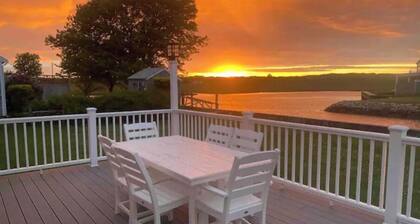 LUXURY WATERFRONT HOME - Private Dock - Near Beach