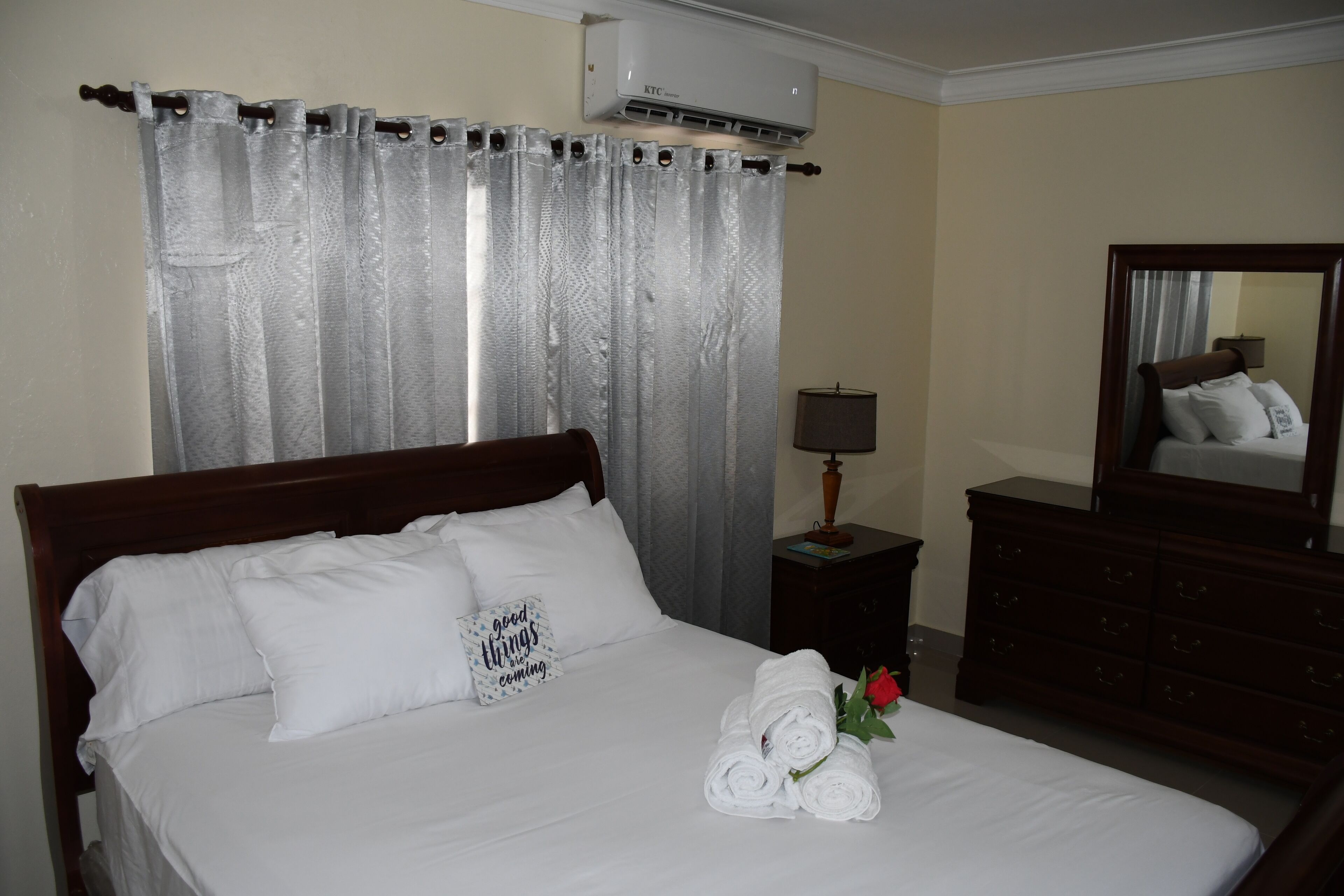 3 habitaciones, tabla de planchar con plancha y wifi gratis 