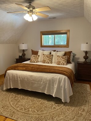 3 slaapkamers, een bureau, een strijkplank/strijkijzer, gratis wifi