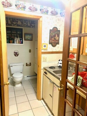 Shower, towels, soap, toilet paper