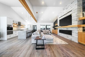 TV, fireplace