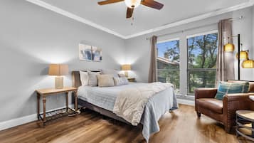 2 chambres, fer et planche à repasser, Wi-Fi, draps fournis