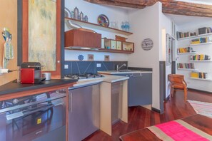 Refrigerador, horno, parrilla de estufa y lavavajillas 