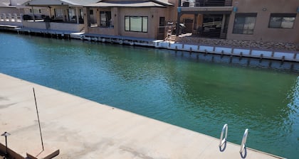 Water Front Moovalya Keys with 50' private dock and great parking